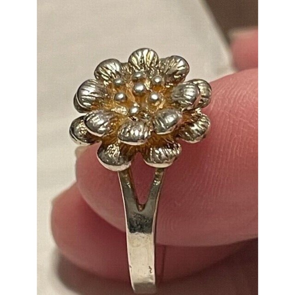 Sterling Silver Flower Ring, Size 7-1/2, Marked 925, Weight 3.04g Y2K